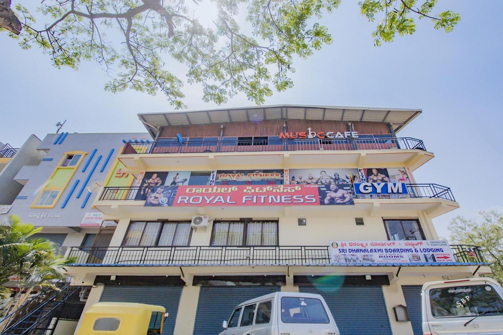 Oyo 79181 Sri Dhanalakshmi Boarding & Lodging Bangalore Exterior photo